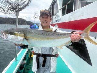 シマアジ