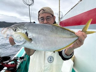 シマアジ