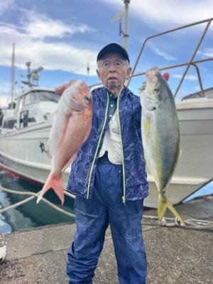シマアジ